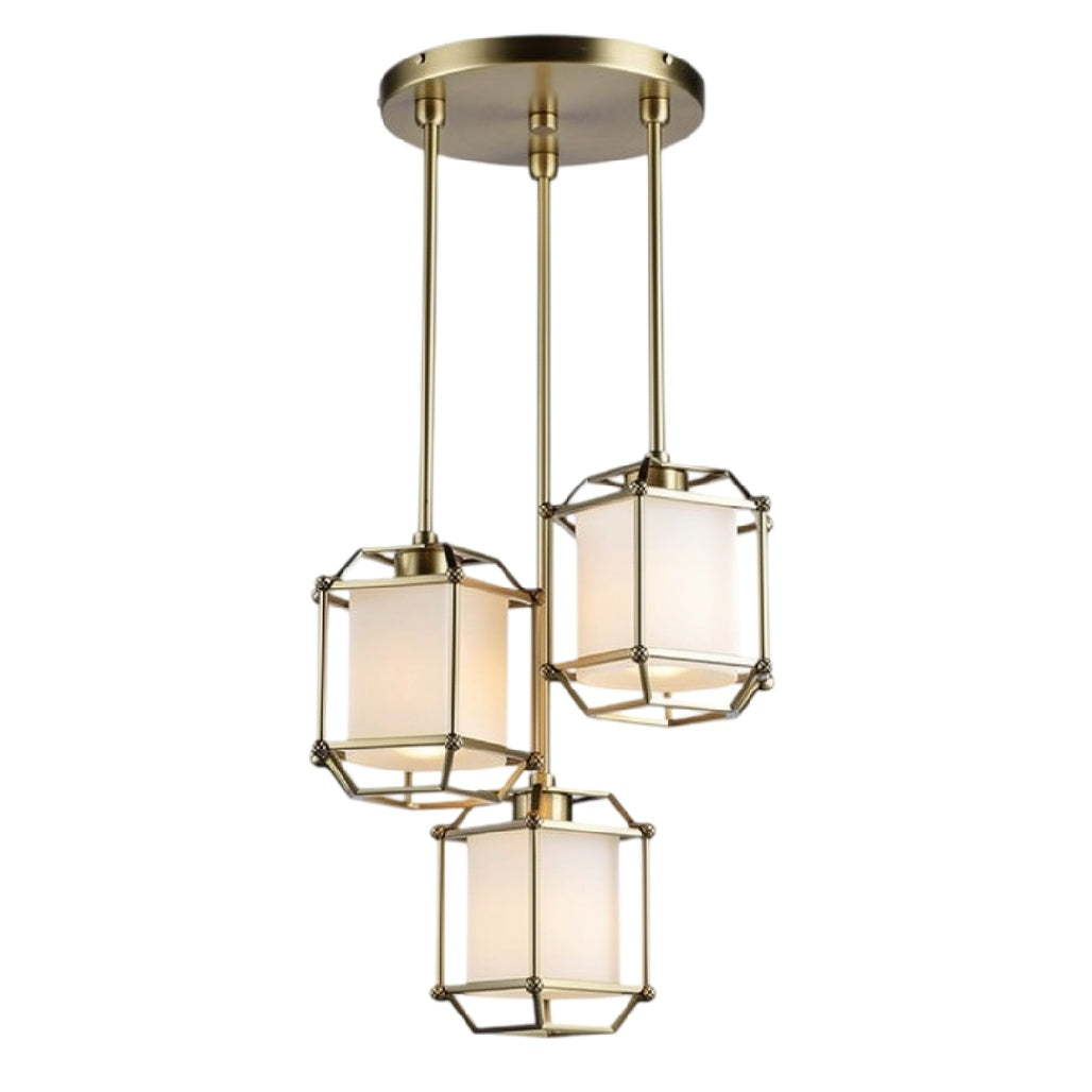 **Moderne drievoudige hanglamp met glazen kappen in goud**